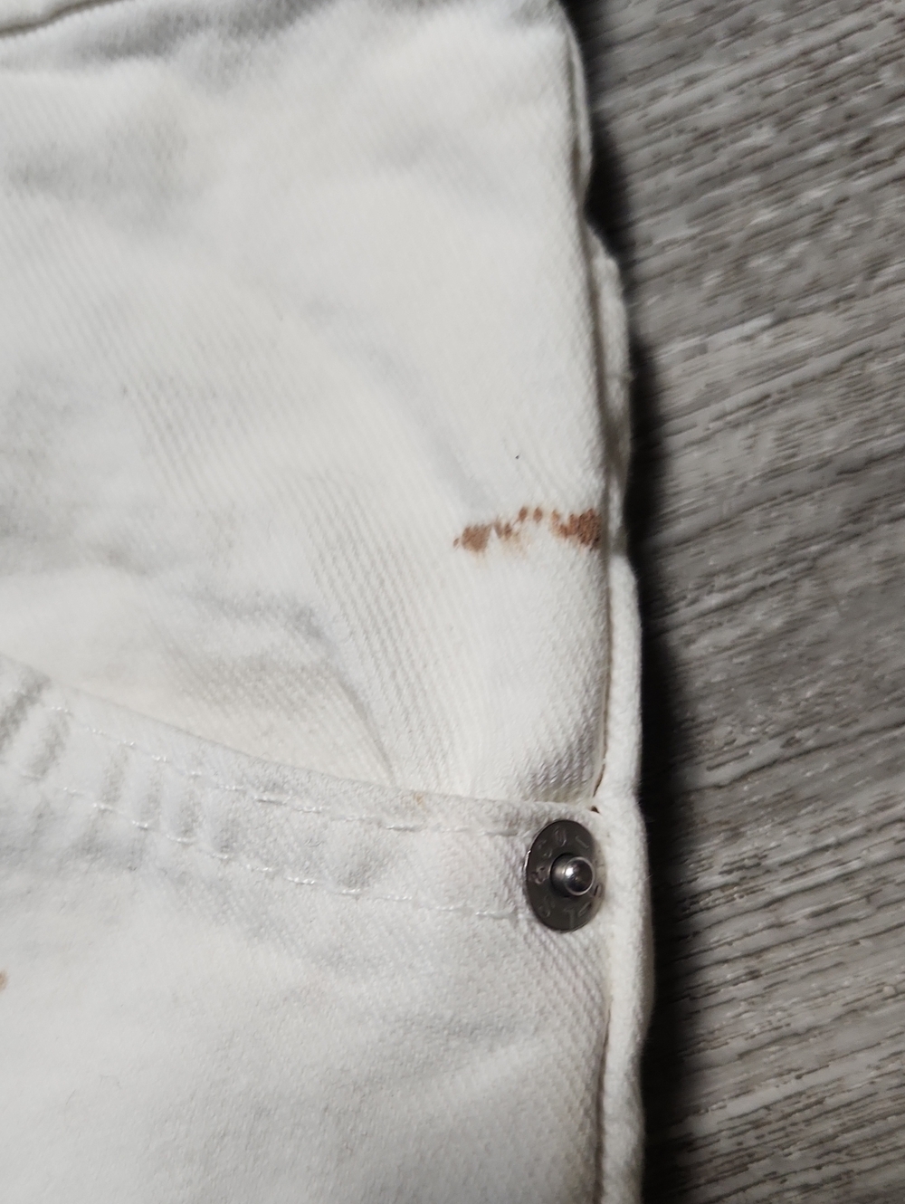 Levi's White High-Rise Denim Shorts - Picture 7 of 10